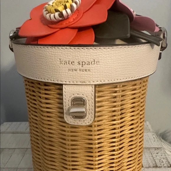 Kate spade wicker flower bouquet bag - Picture 5 of 13